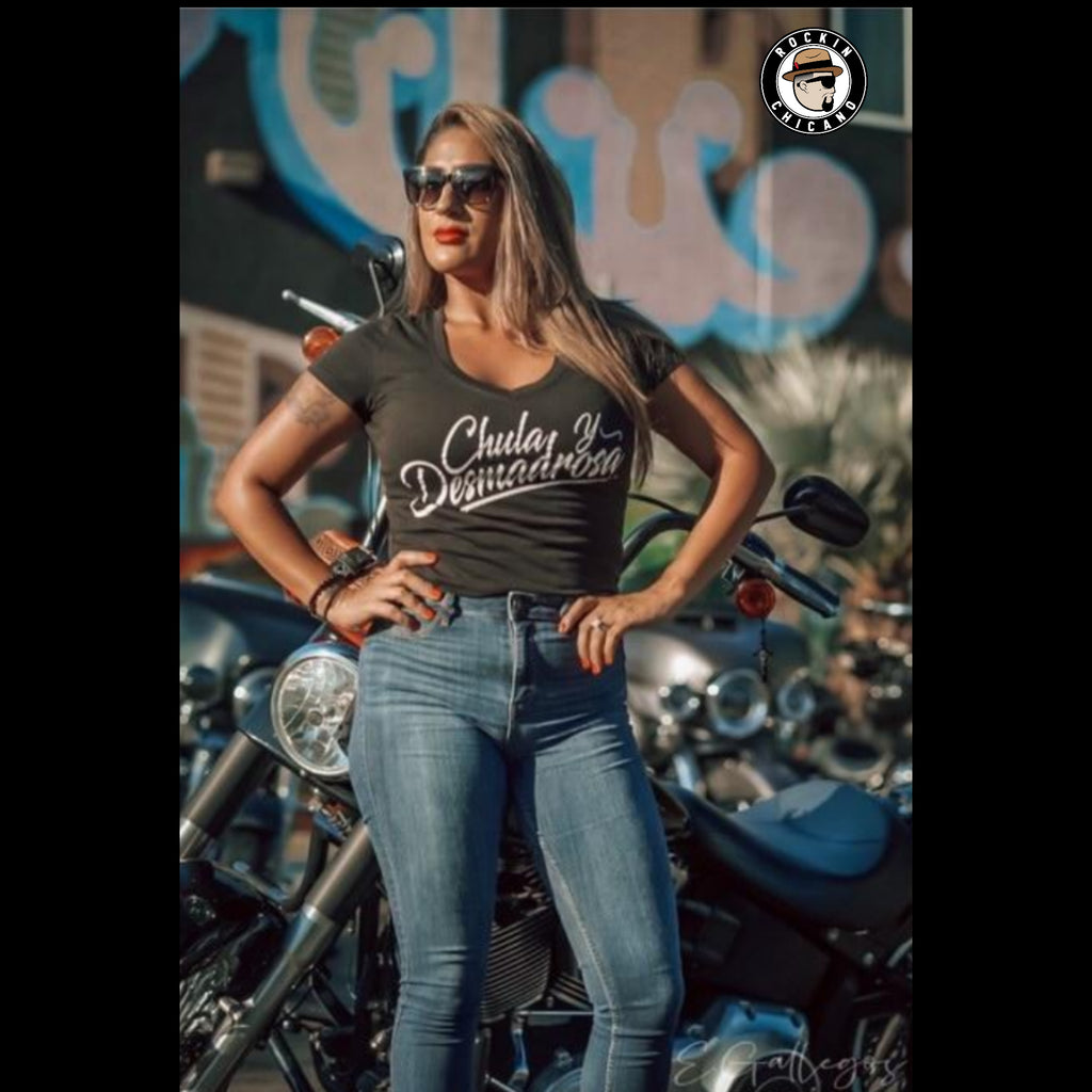 Chula y Desmadrosa V-Neck Tee